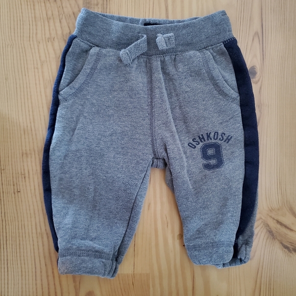 Oshkosh baby boy sweat set - Picture 3 of 5